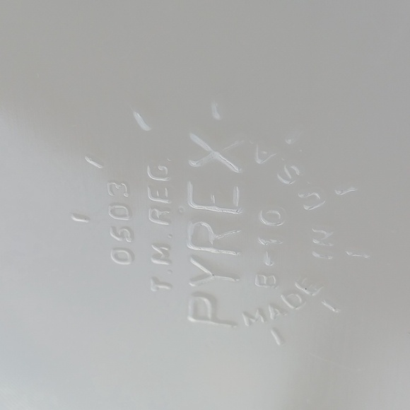 Pyrex~primary yellow refrigerator dish w/lid - Picture 7 of 11